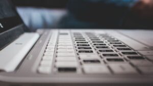 Jak sprawdzić kamerę w laptopie