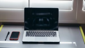 Jak włączyć kamerę na laptopie